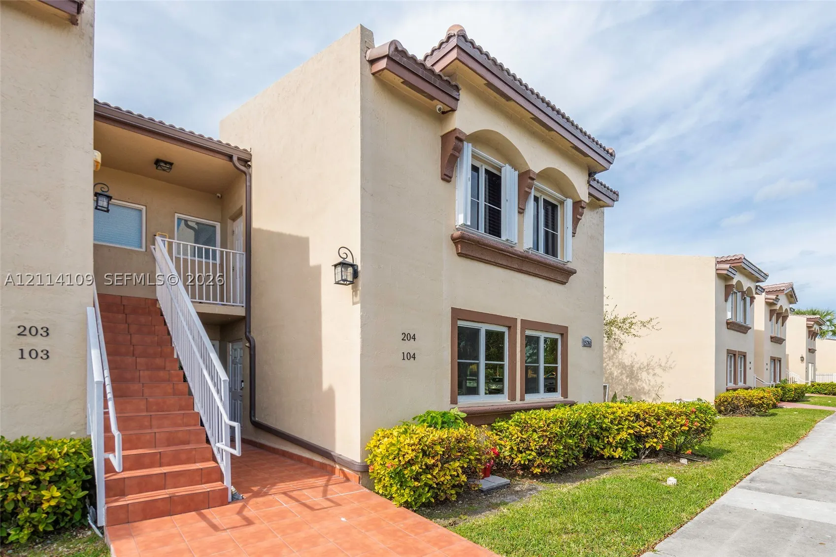 15761 SW 137th Ave #104