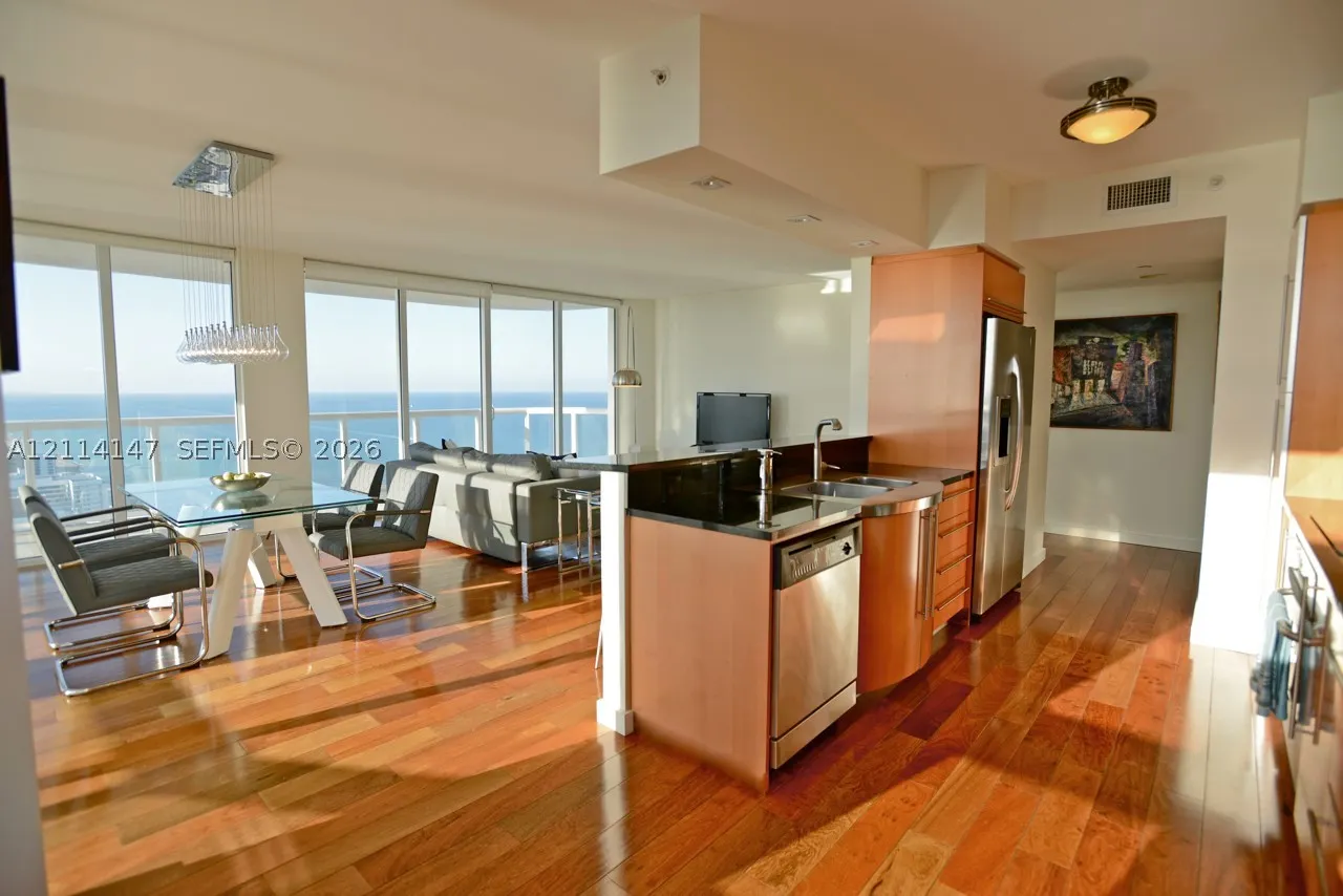 6365 Collins Ave #3908