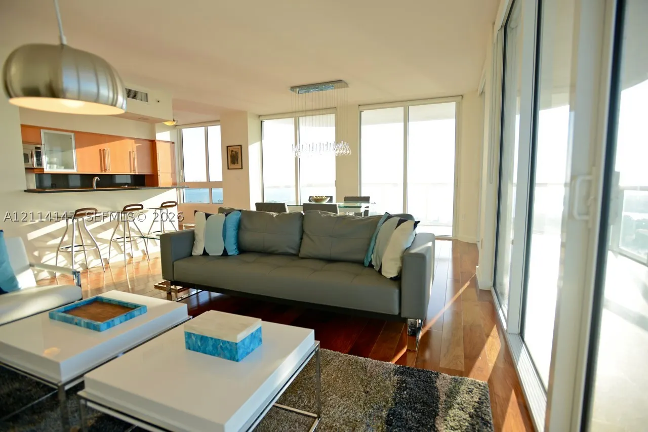 6365 Collins Ave #3908