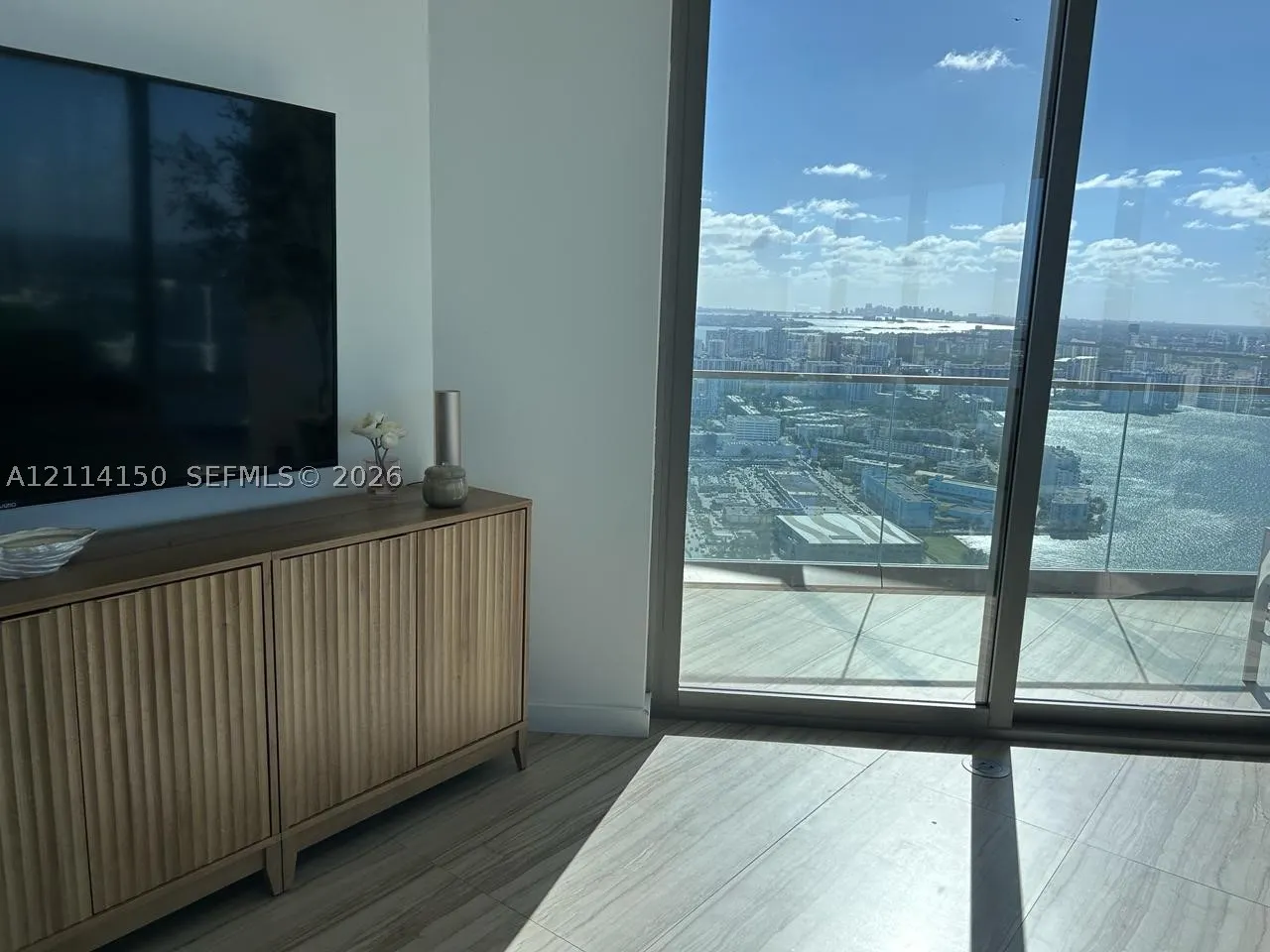 18975 Collins Ave #4705 & CABANA