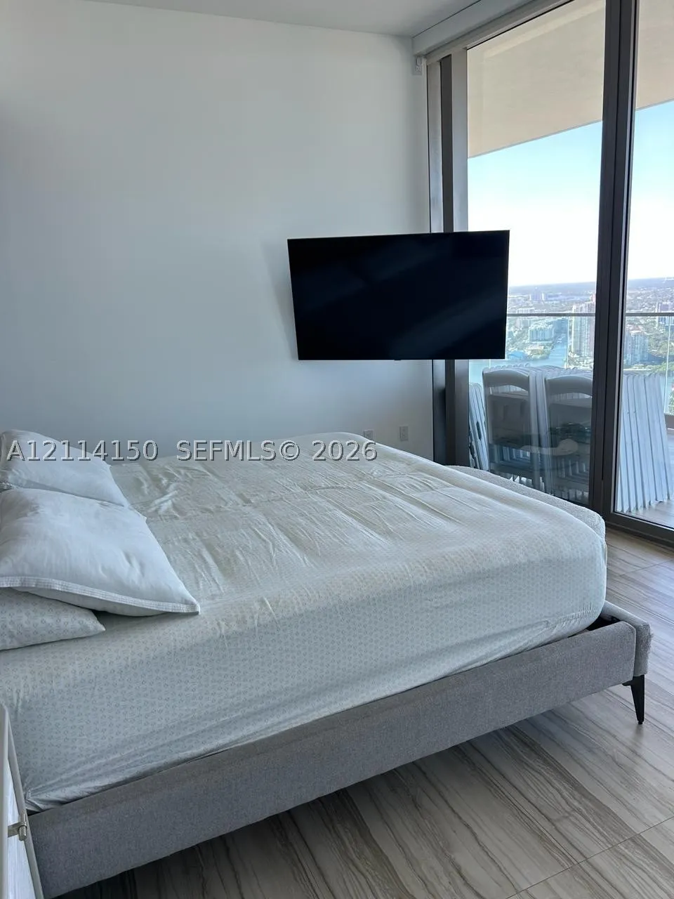 18975 Collins Ave #4705 & CABANA