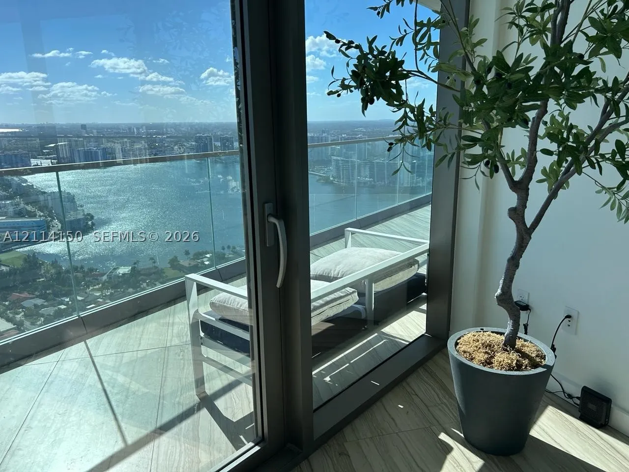 18975 Collins Ave #4705 & CABANA
