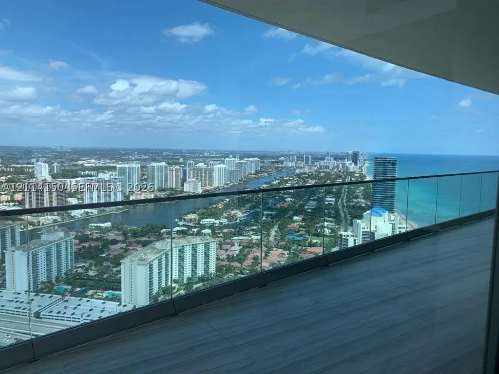 18975 Collins Ave #4705 & CABANA