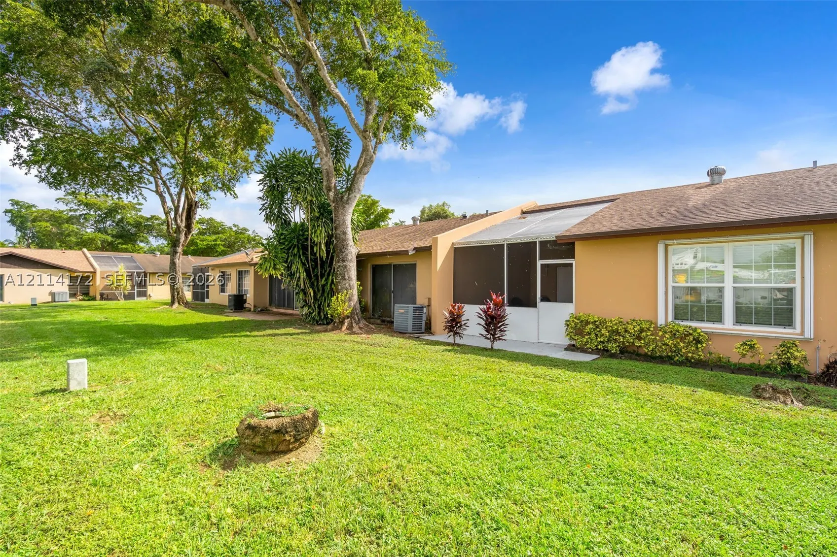 9421 S Meadows Cir
