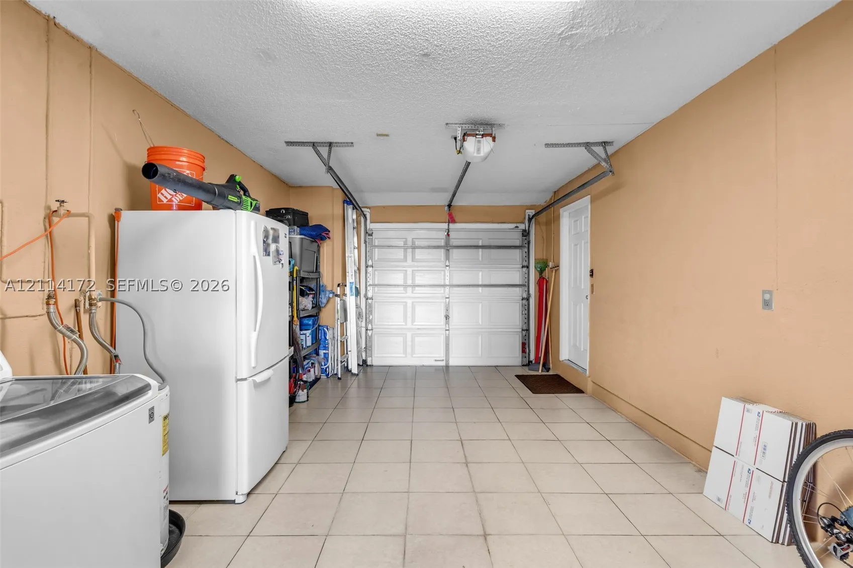 9421 S Meadows Cir