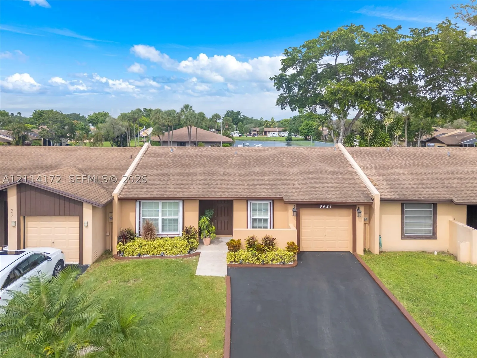 9421 S Meadows Cir