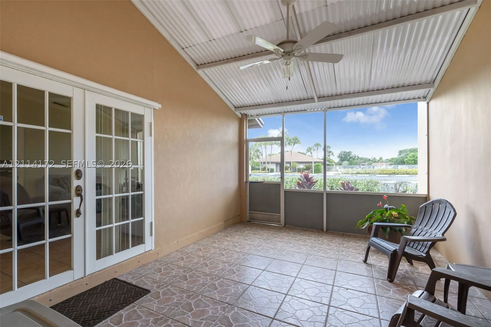 9421 S Meadows Cir