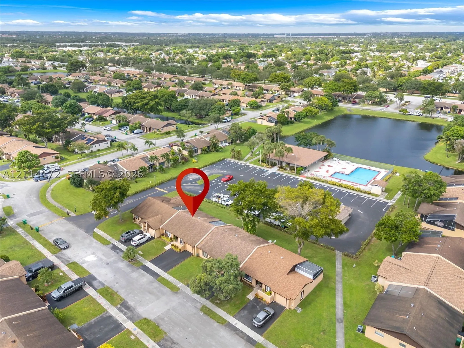 9421 S Meadows Cir