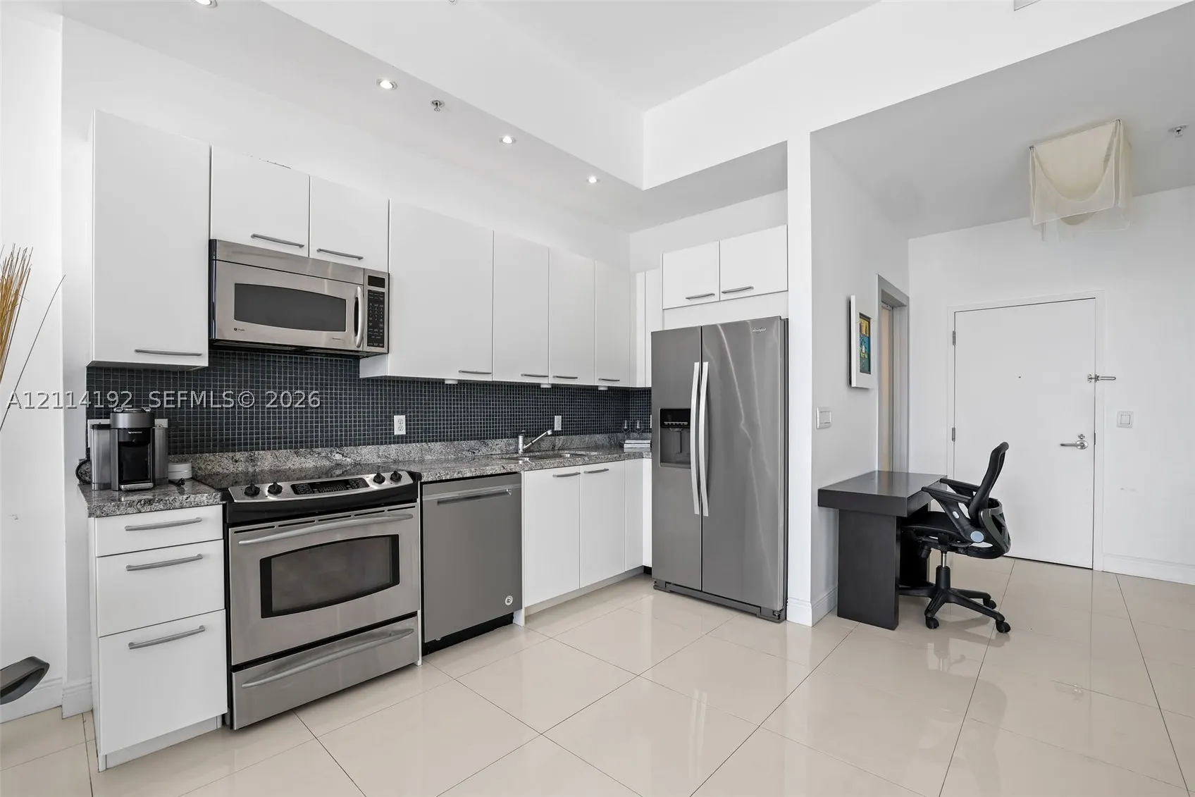 2001 Meridian Ave #506