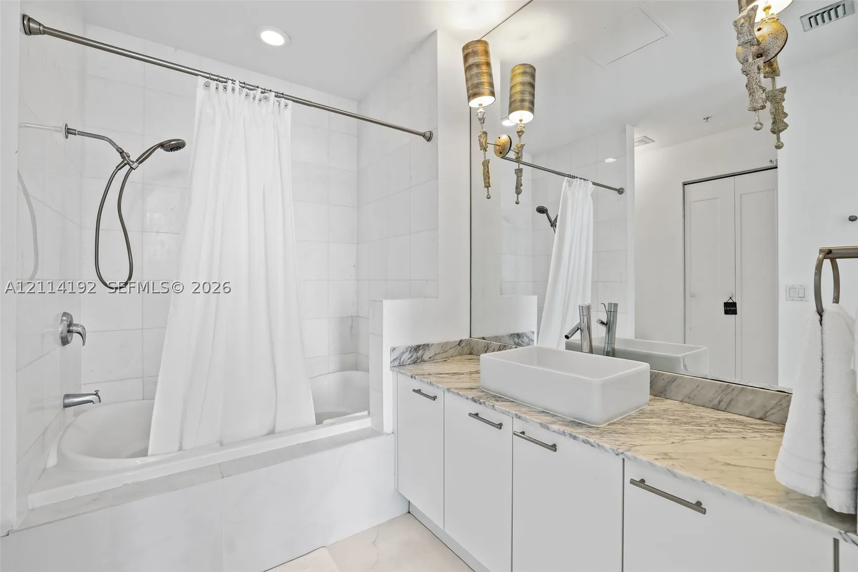 2001 Meridian Ave #506