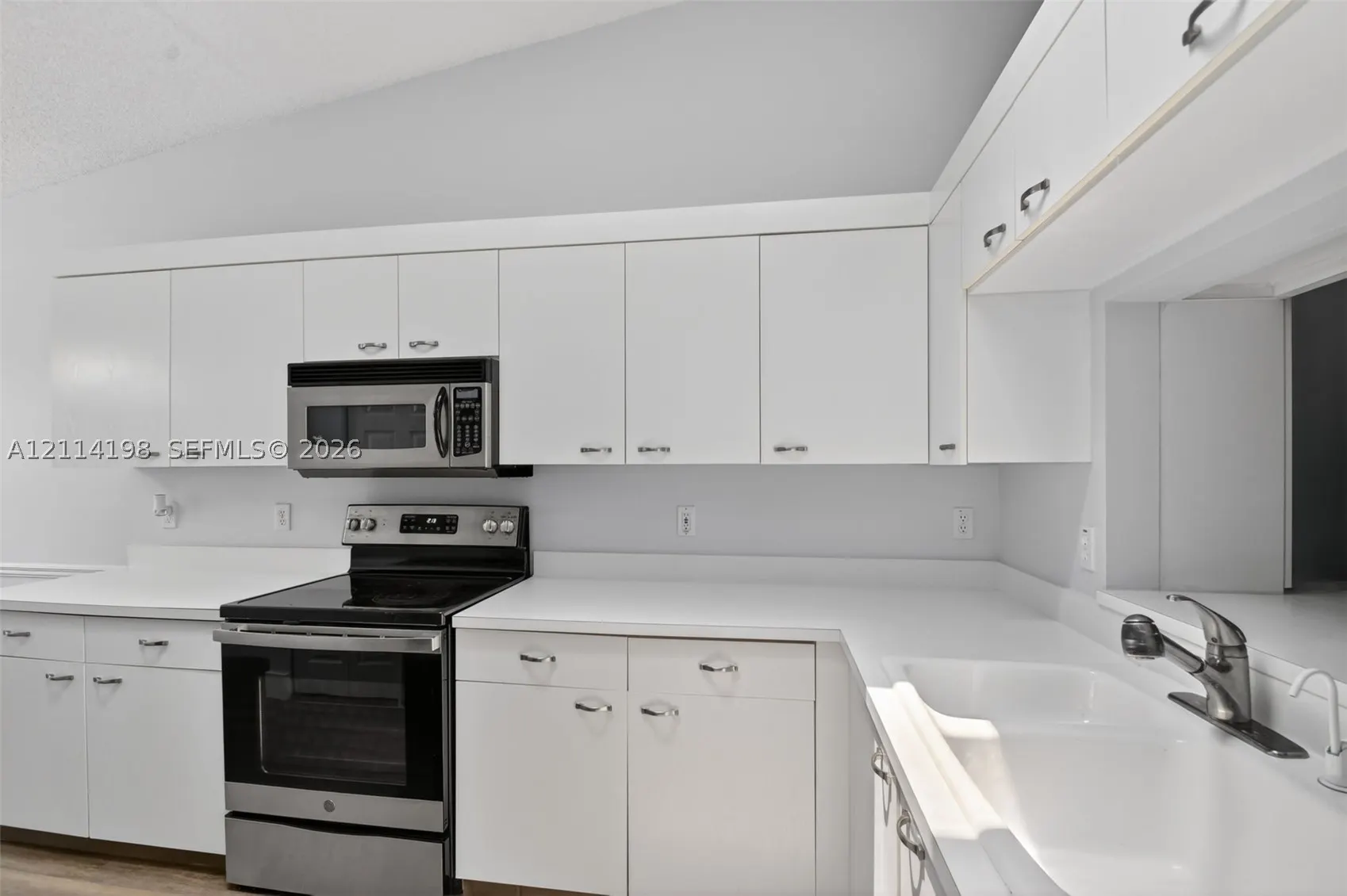 85 Sausalito Dr