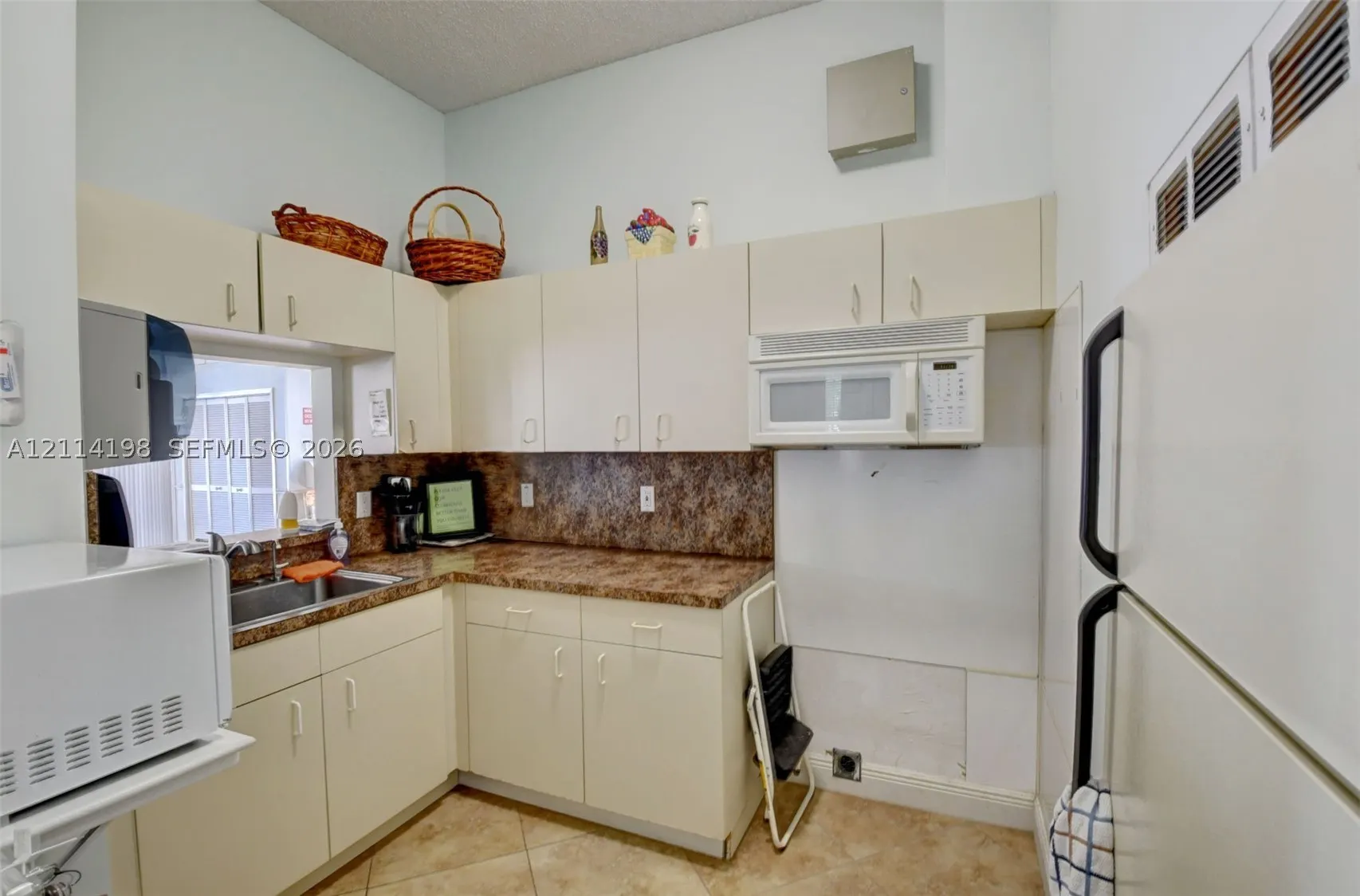 85 Sausalito Dr
