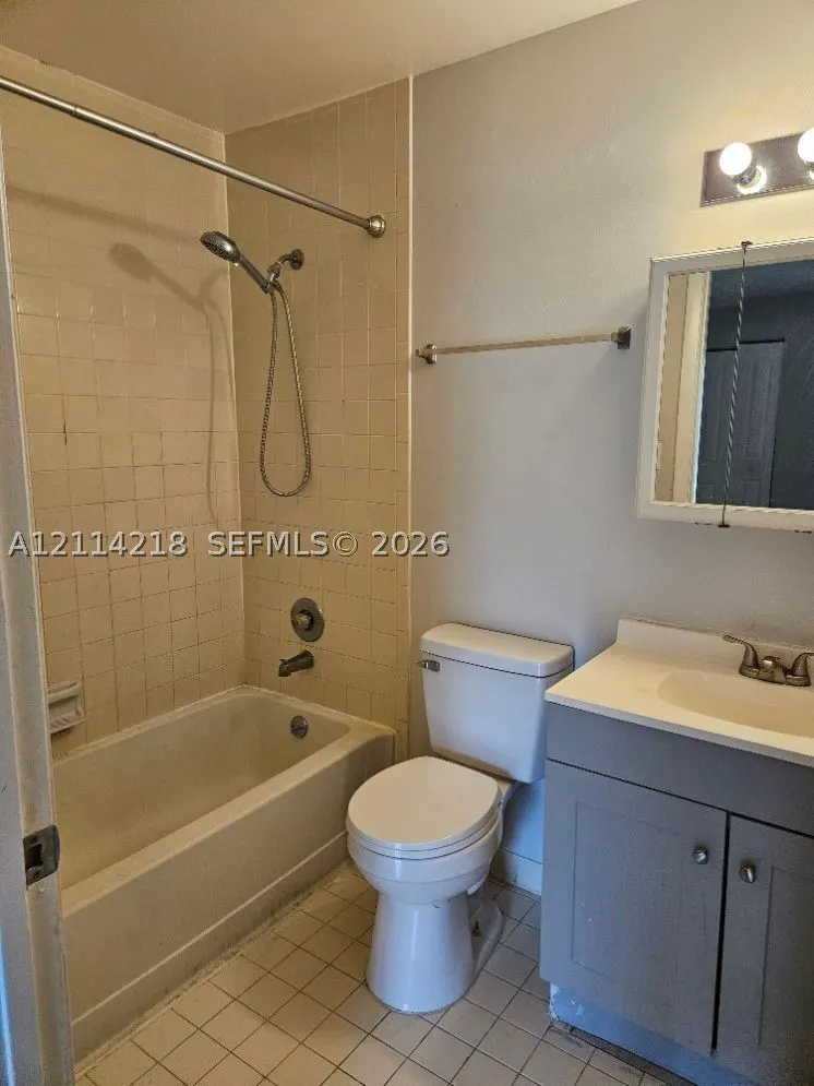 1116 Meadows Cir #1116