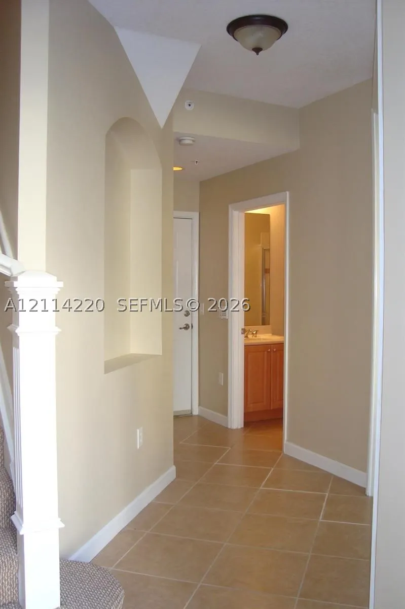 2777 Ravella Way #2777