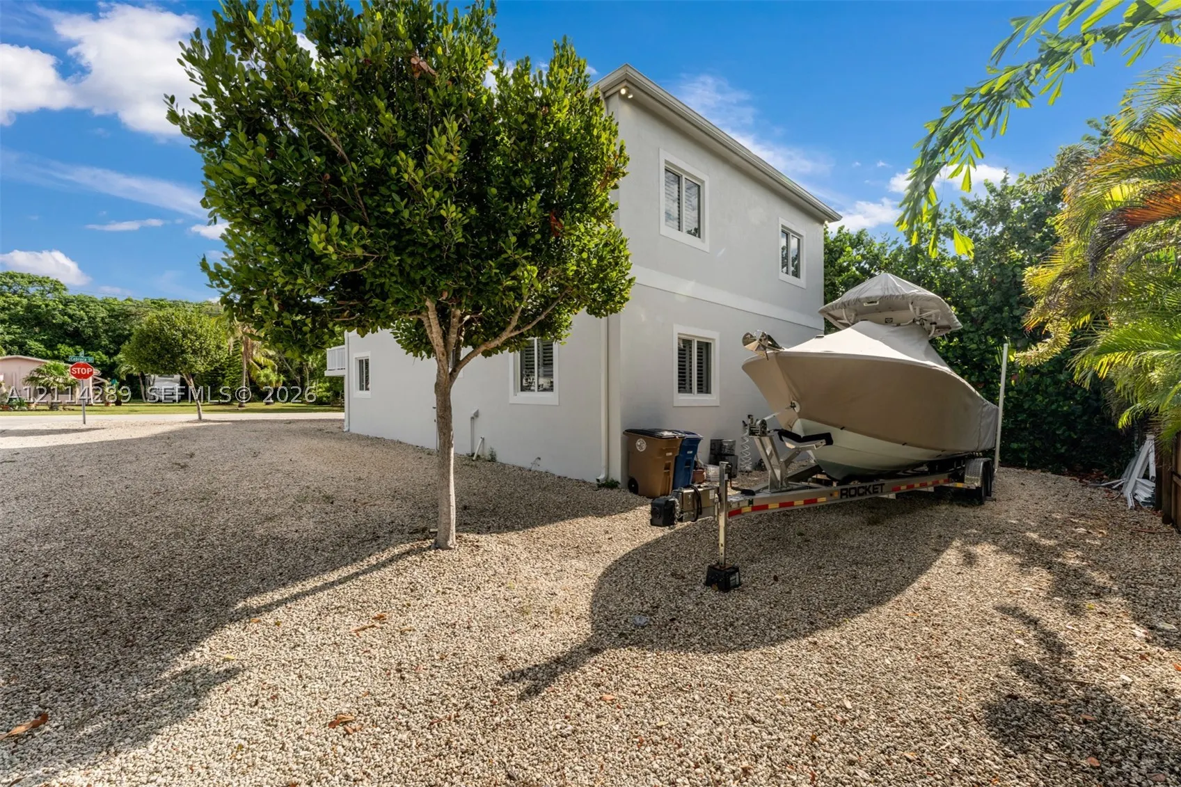646 Cabrera St