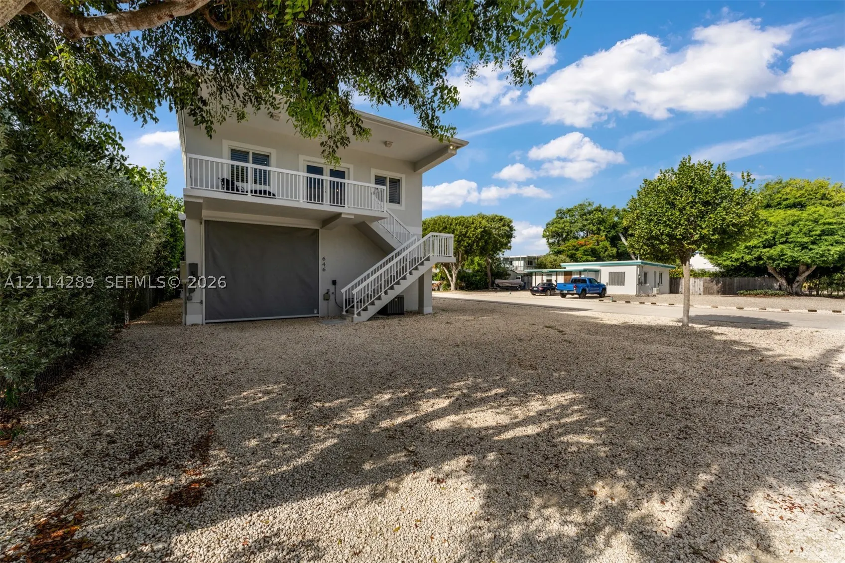 646 Cabrera St