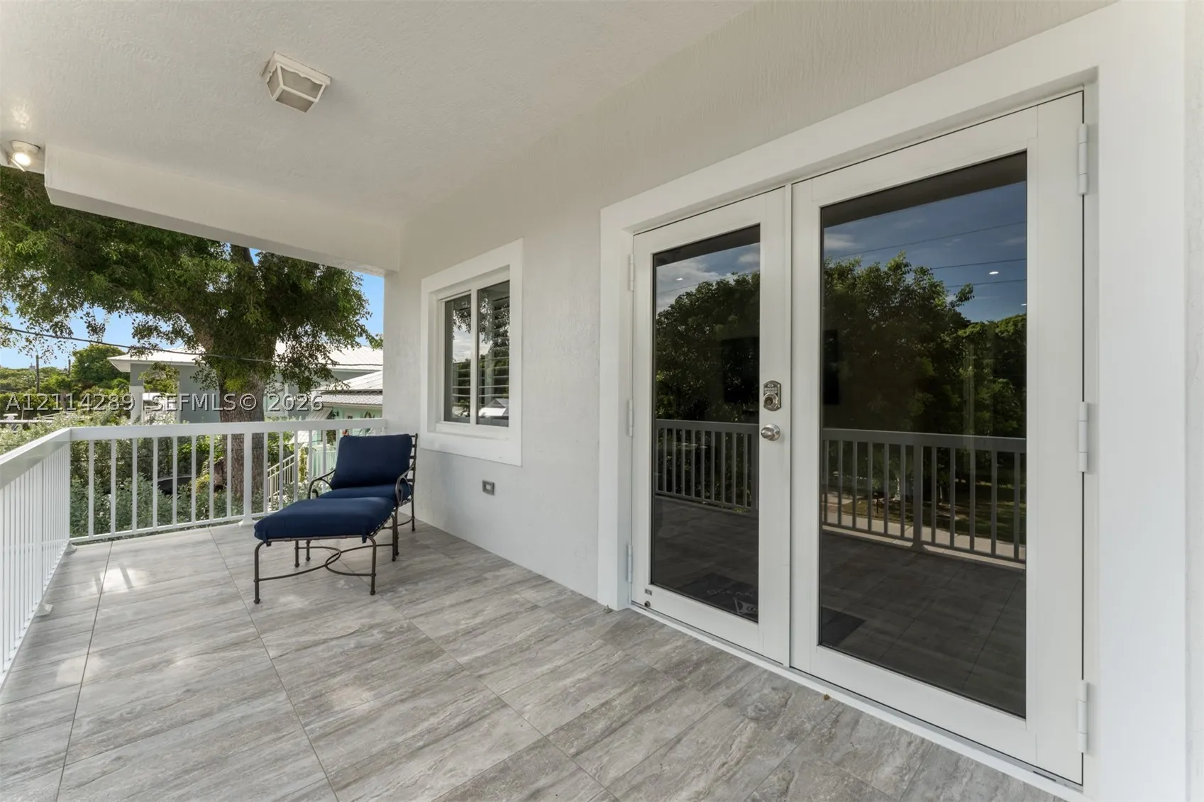 646 Cabrera St