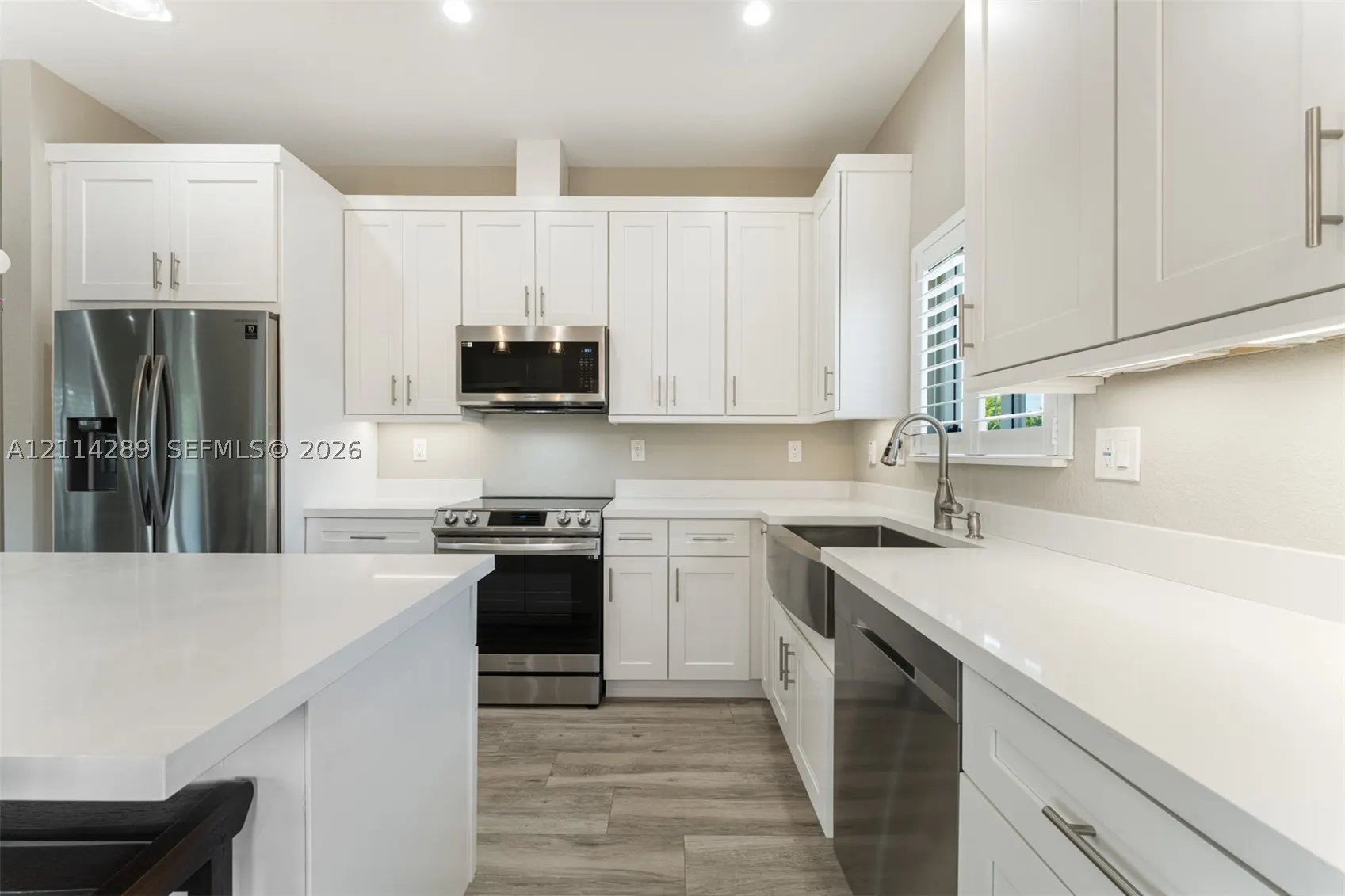 646 Cabrera St
