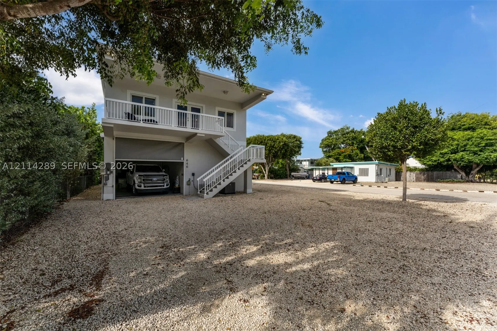 646 Cabrera St