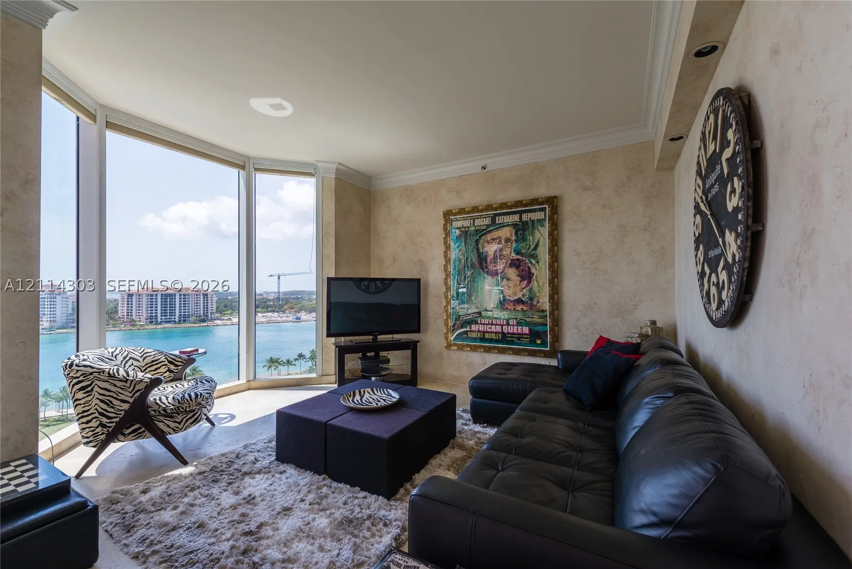 300 S Pointe Dr #1504