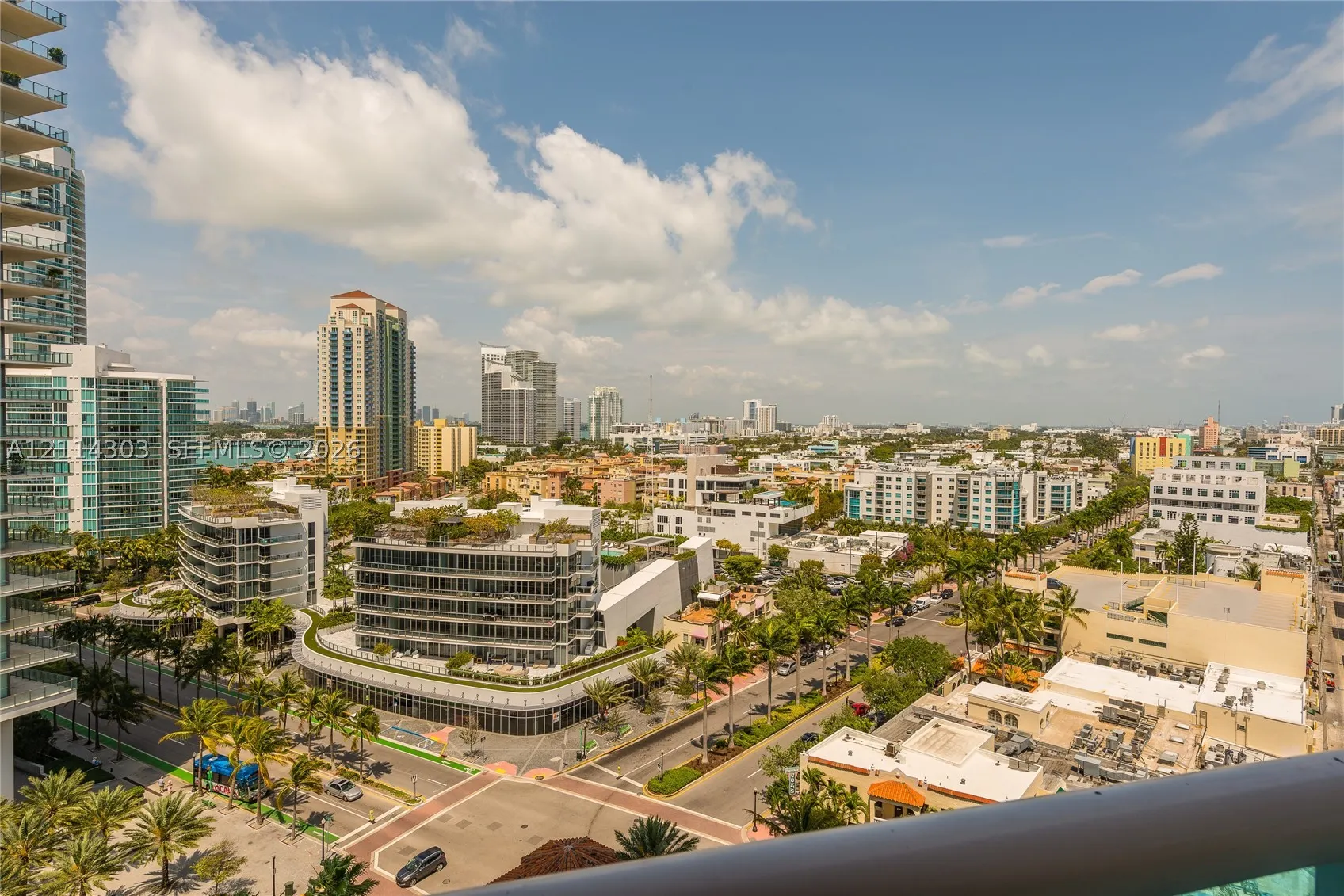 300 S Pointe Dr #1504