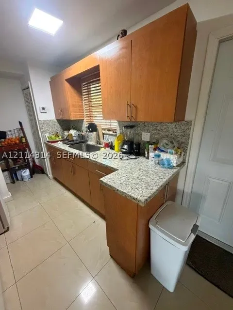 2312 Van Buren St #11