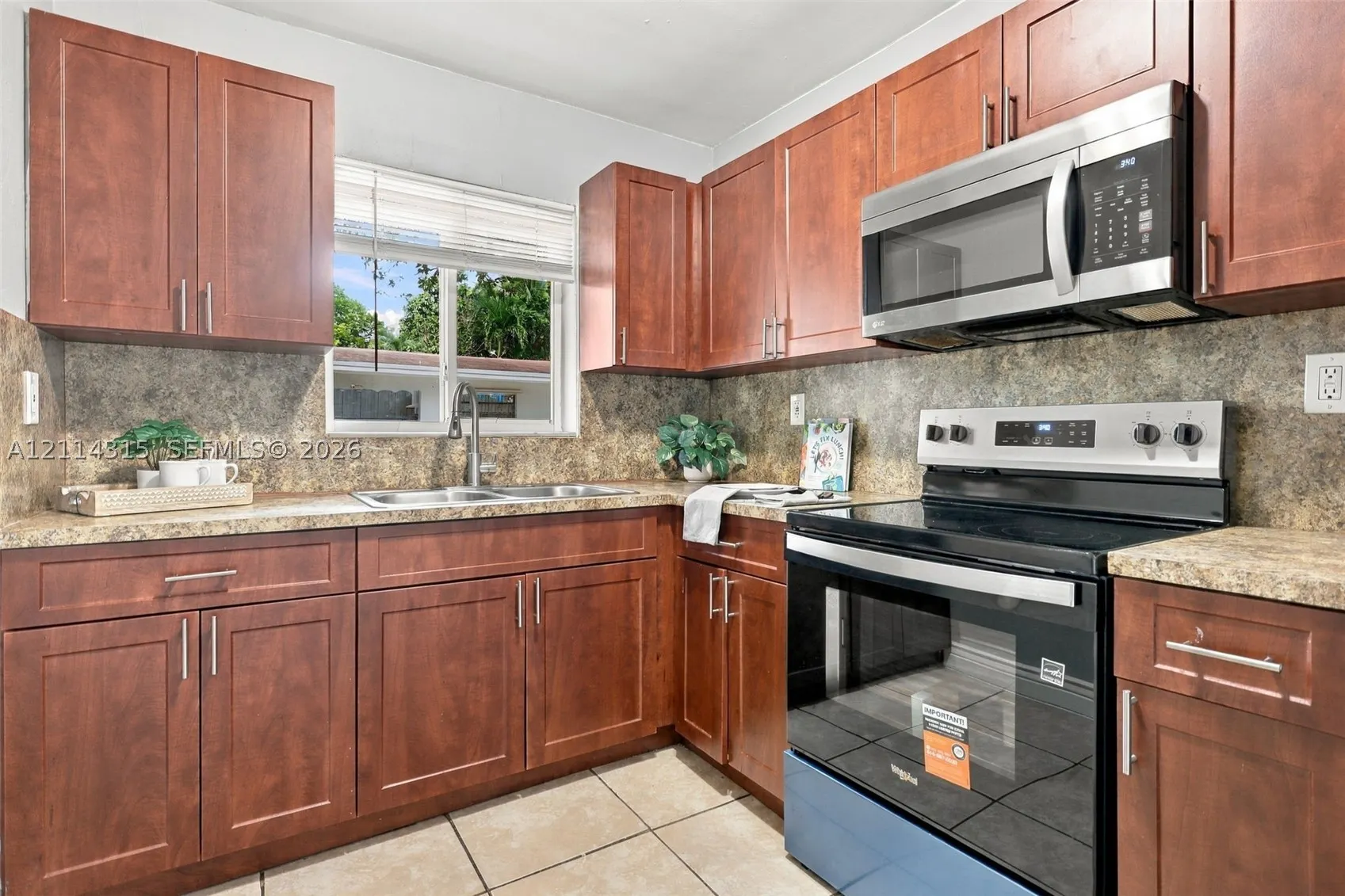 340 N 68th Ave