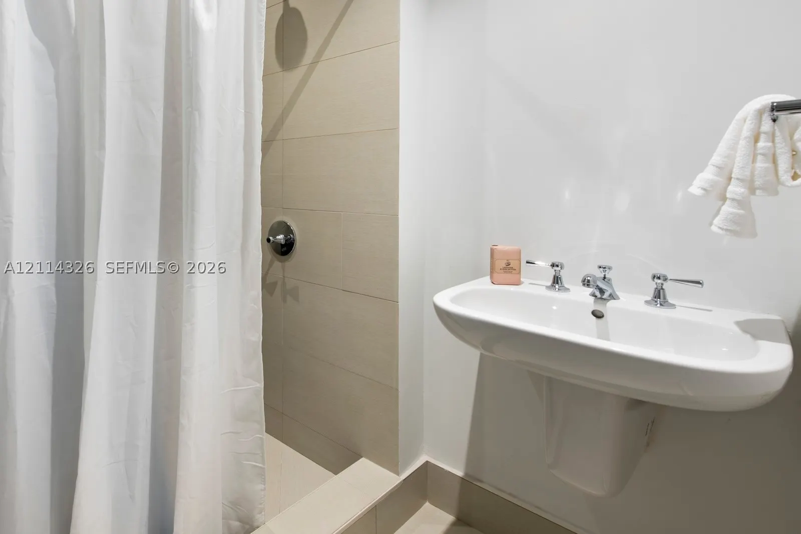 15701 Collins Ave #4601