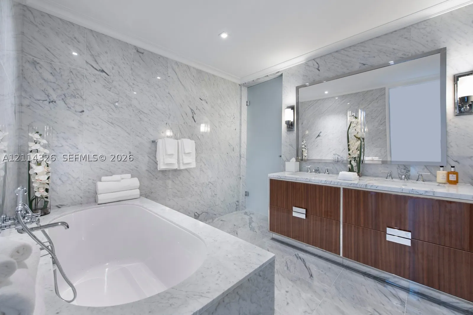 15701 Collins Ave #4601