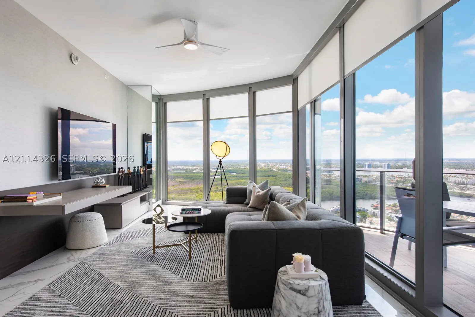 15701 Collins Ave #4601