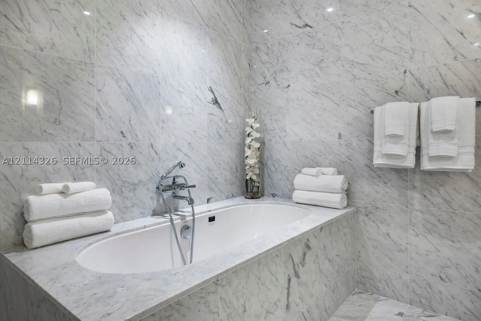 15701 Collins Ave #4601