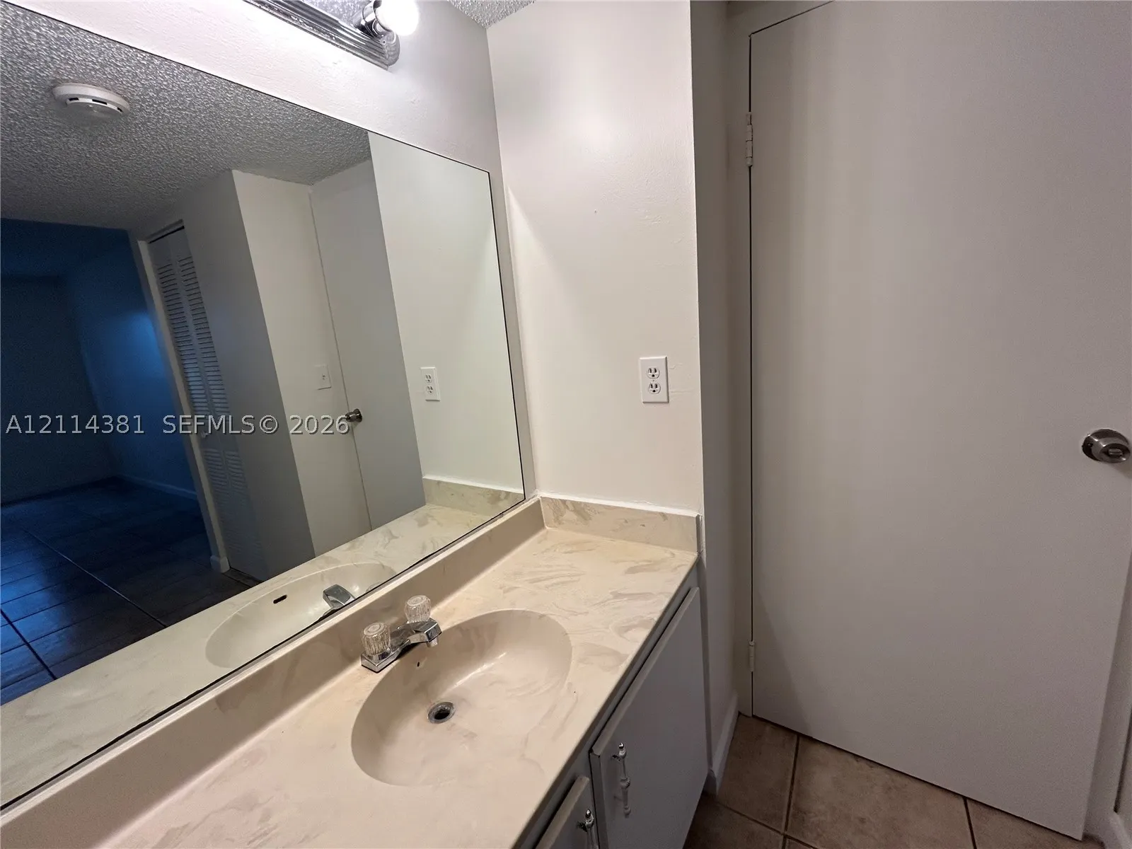4384 NW 9th Ave #20-2C