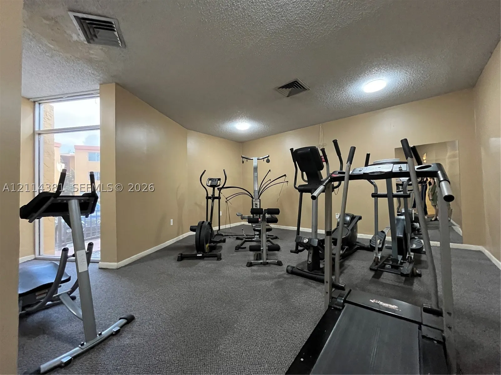 4384 NW 9th Ave #20-2C