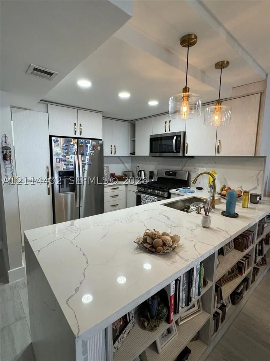 2030 S Ocean Dr #815