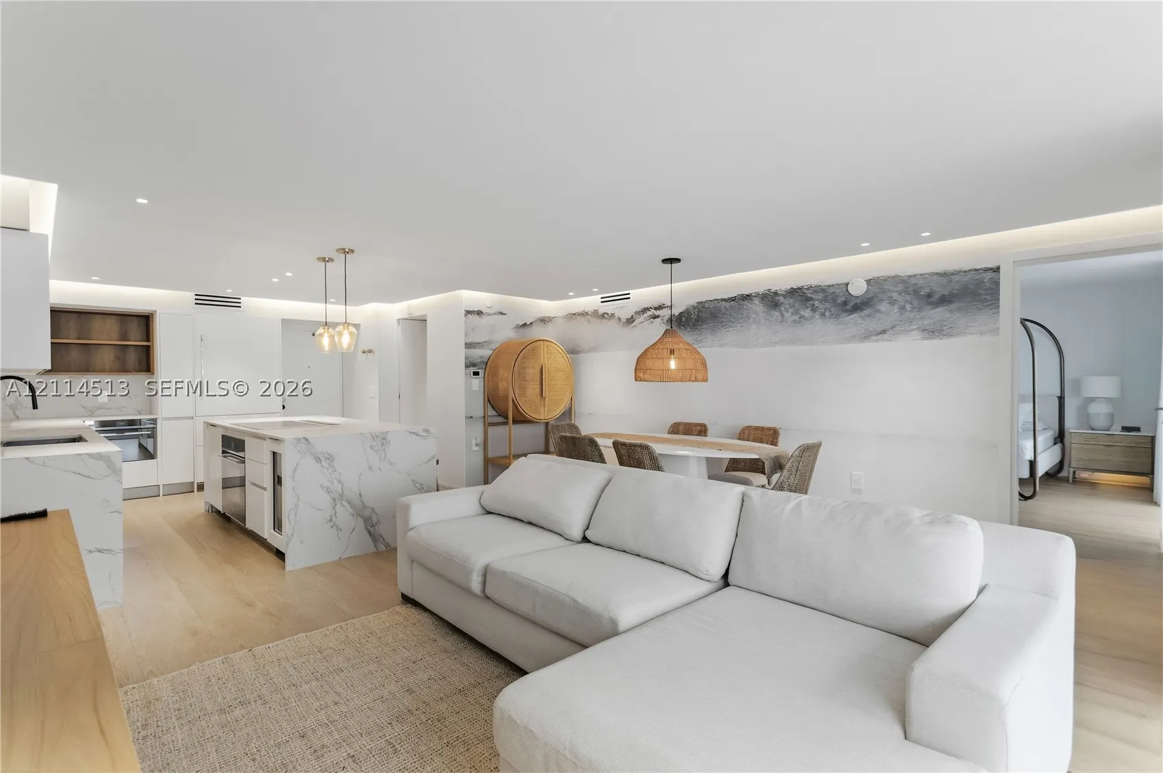 9195 Collins Ave #903