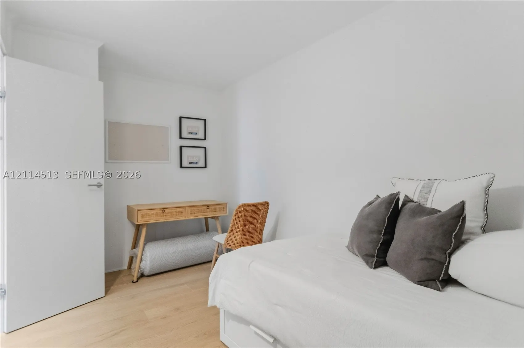 9195 Collins Ave #903