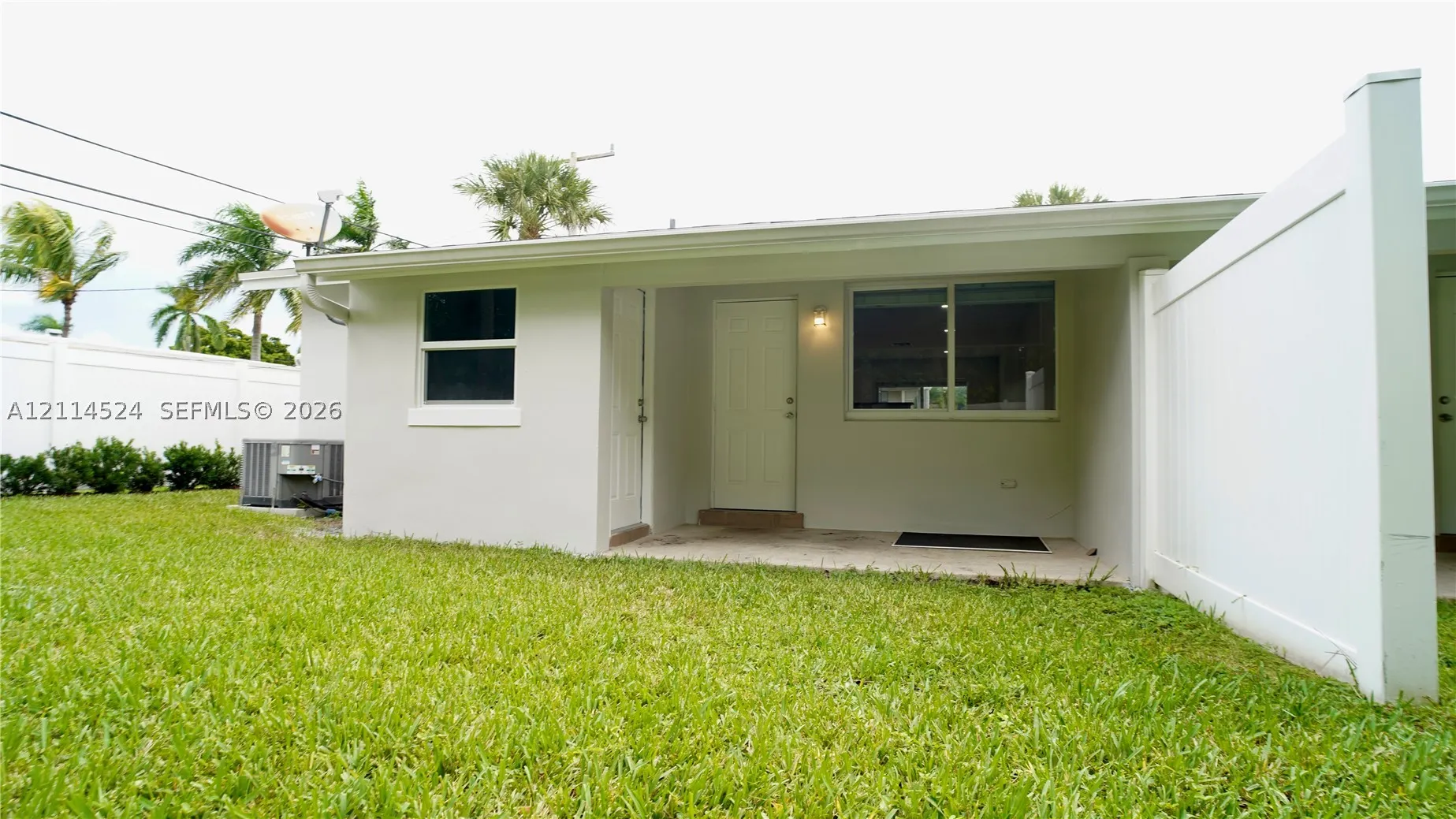 323 Northlake Dr #325