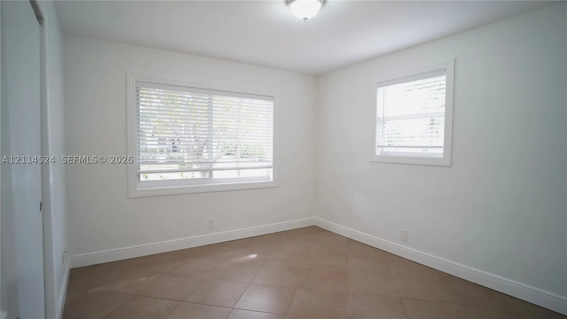 323 Northlake Dr #325