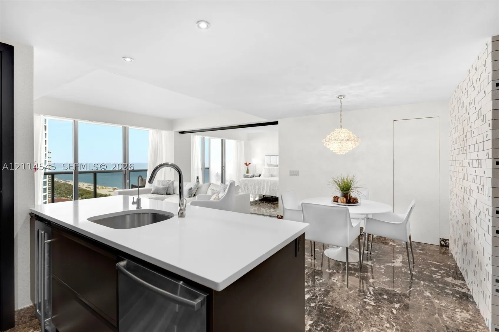 5875 Collins Ave #1503