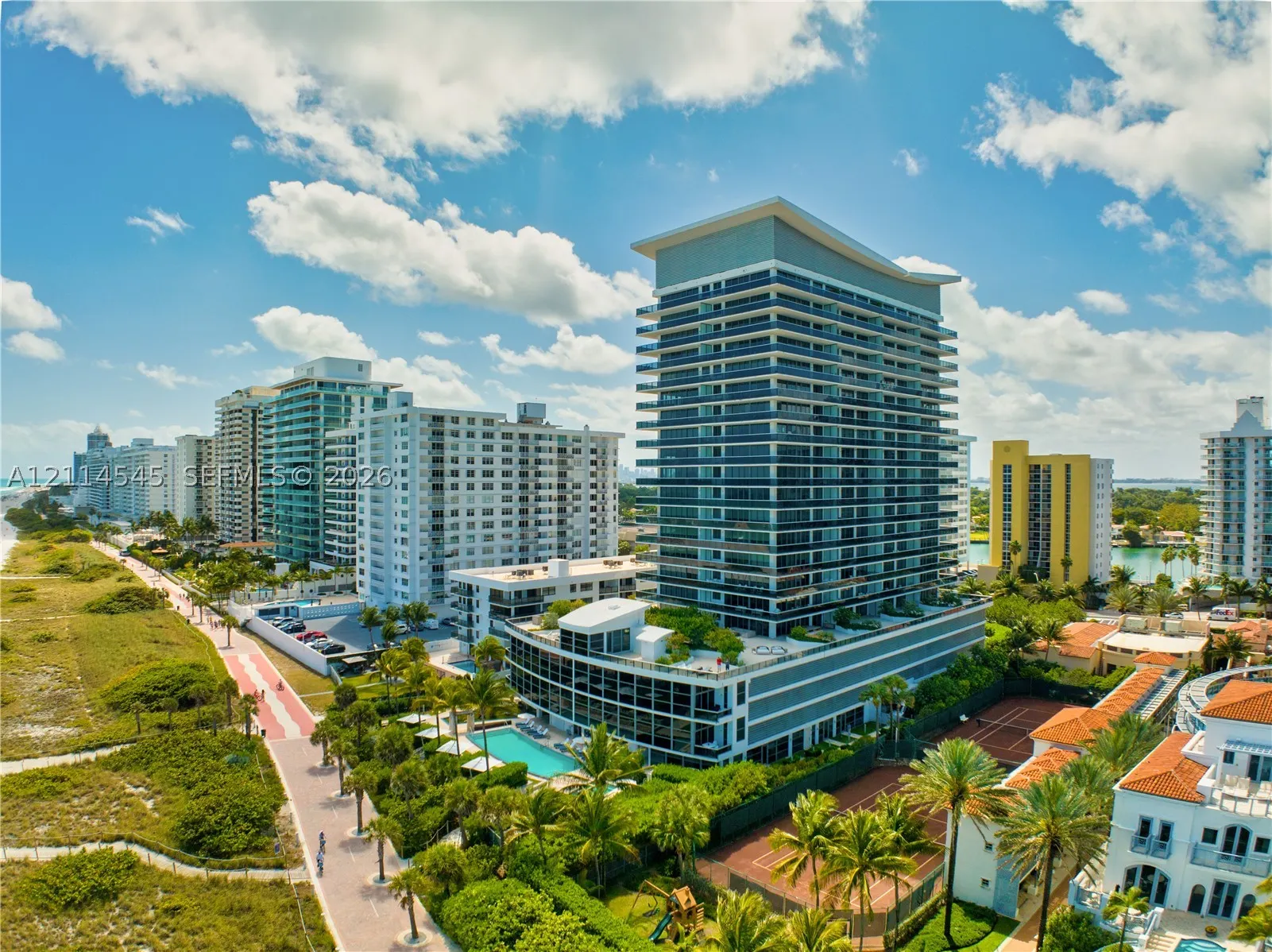 5875 Collins Ave #1503