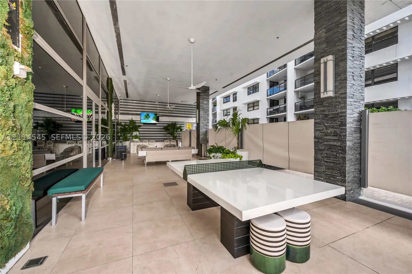 5875 Collins Ave #1503