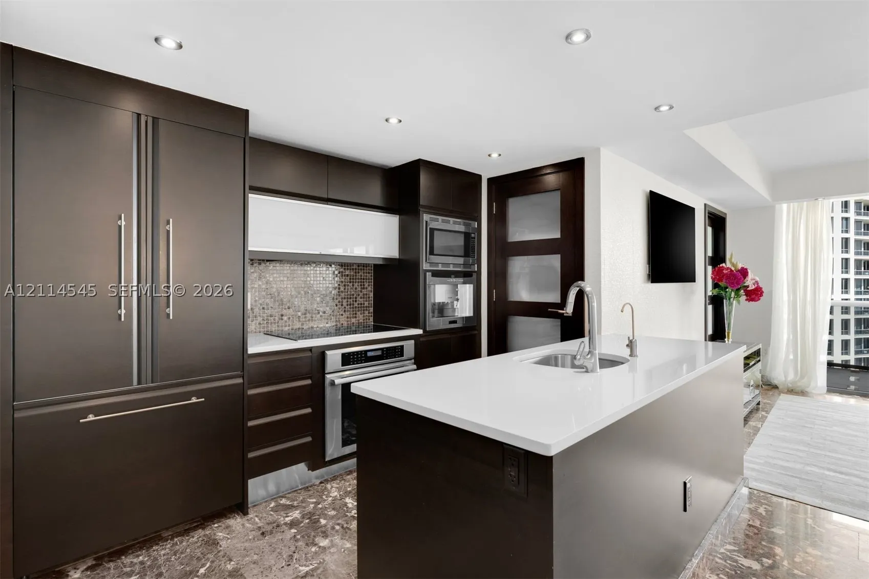 5875 Collins Ave #1503