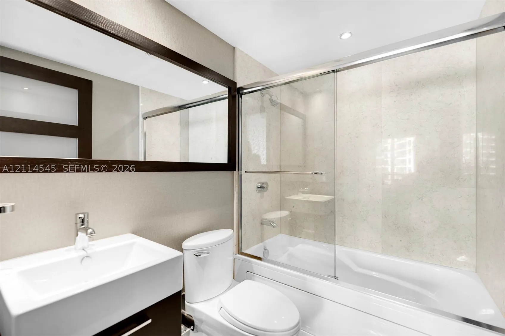 5875 Collins Ave #1503