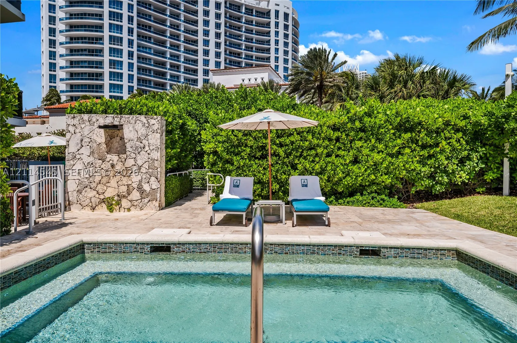5875 Collins Ave #1503