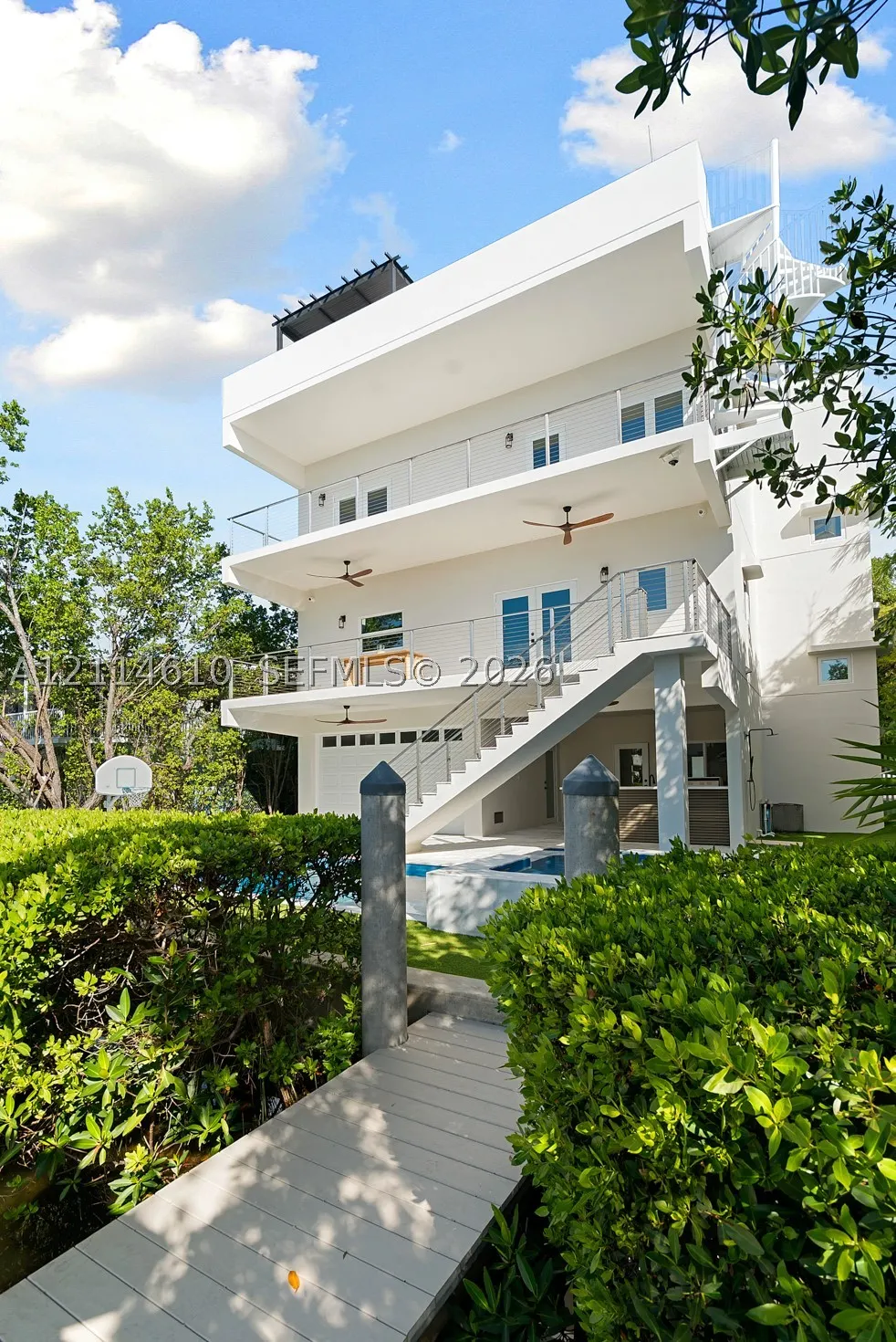 131 Ojibway Ave
