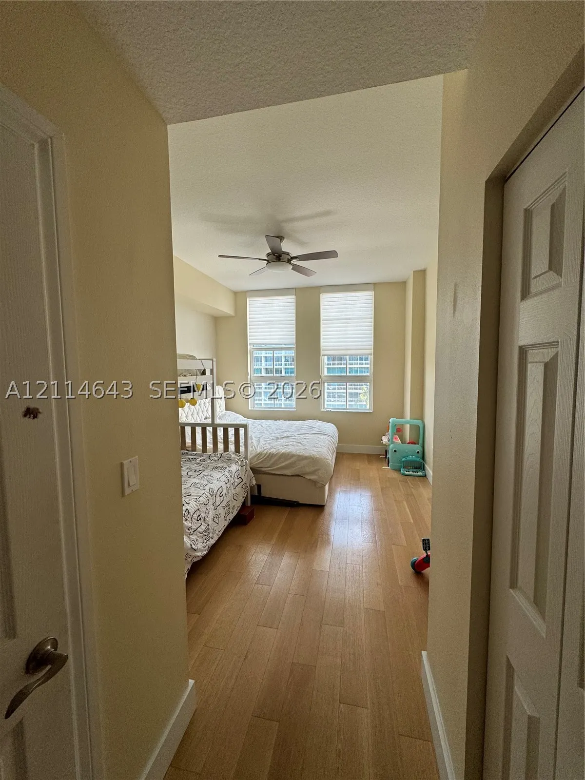 3001 NE 185th St #505