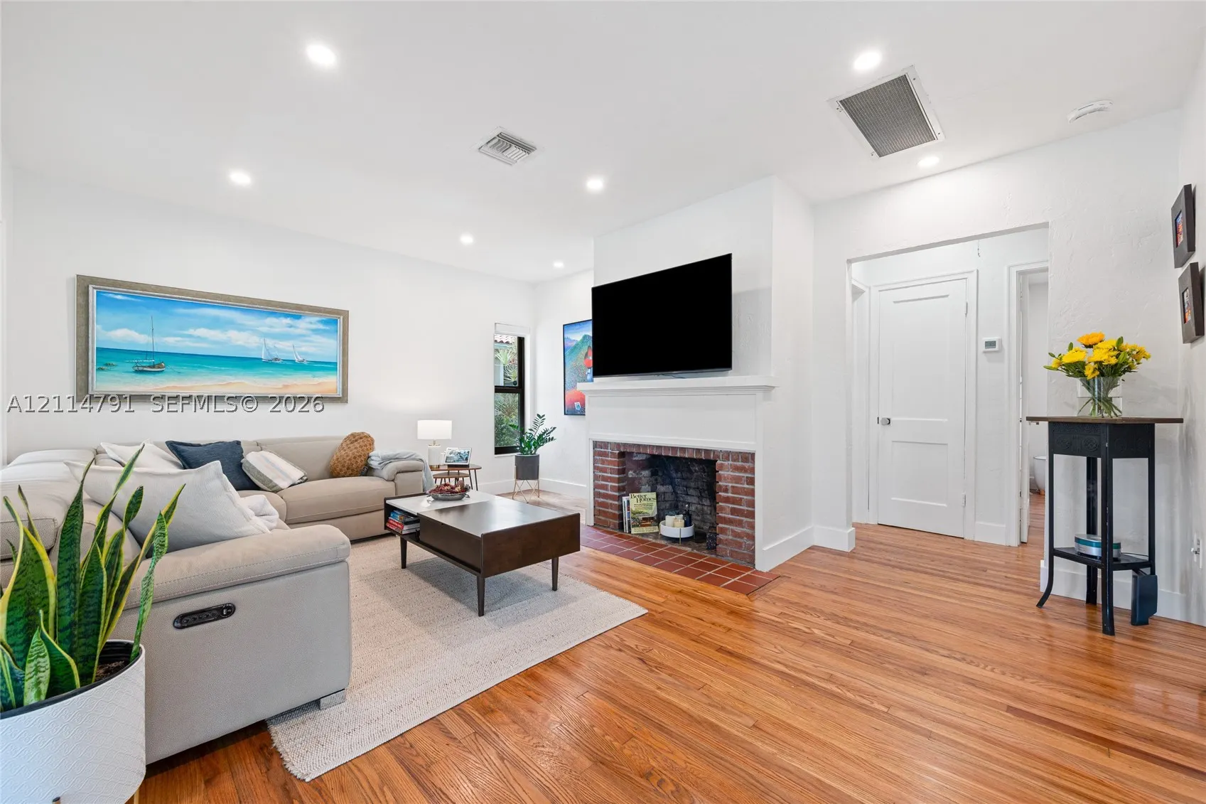 1616 Dewey St