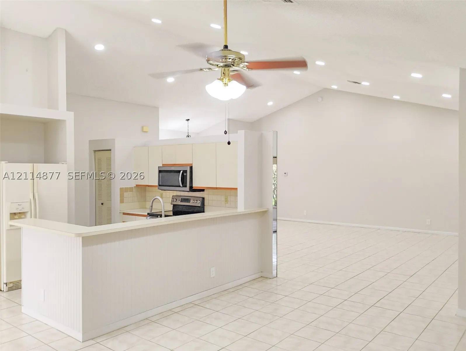 9735 Sun Pointe Dr