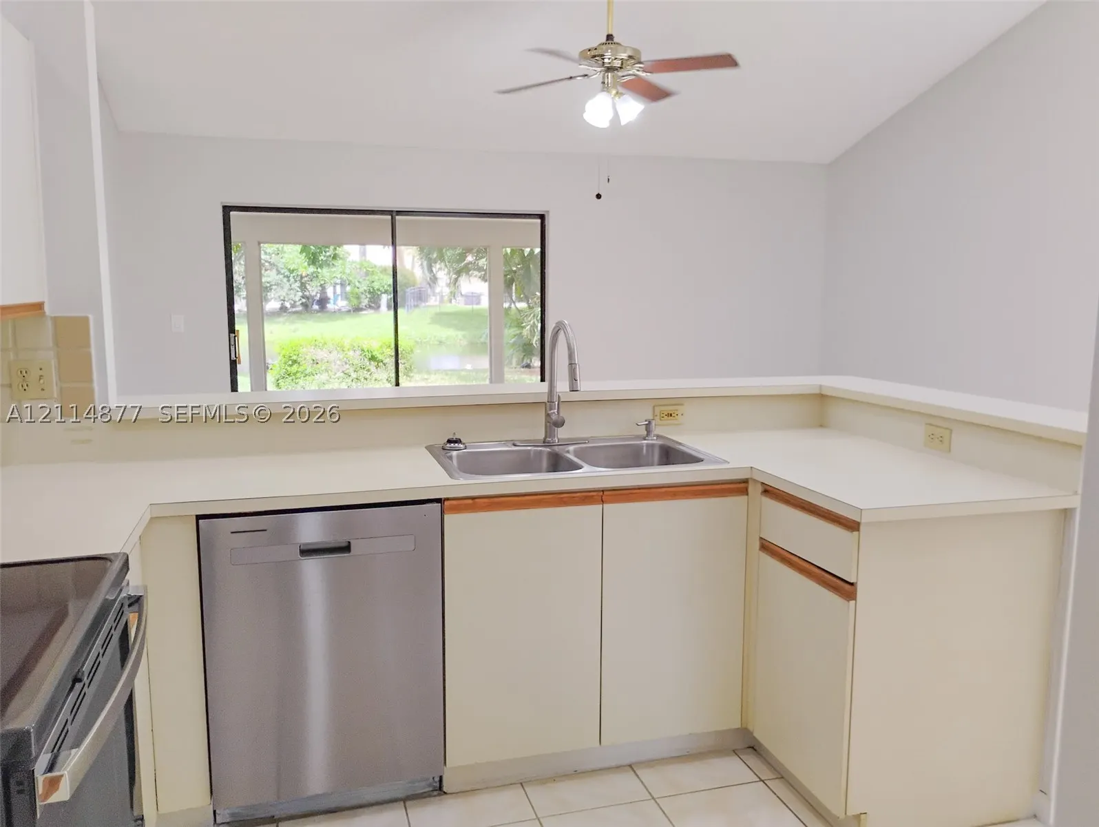9735 Sun Pointe Dr