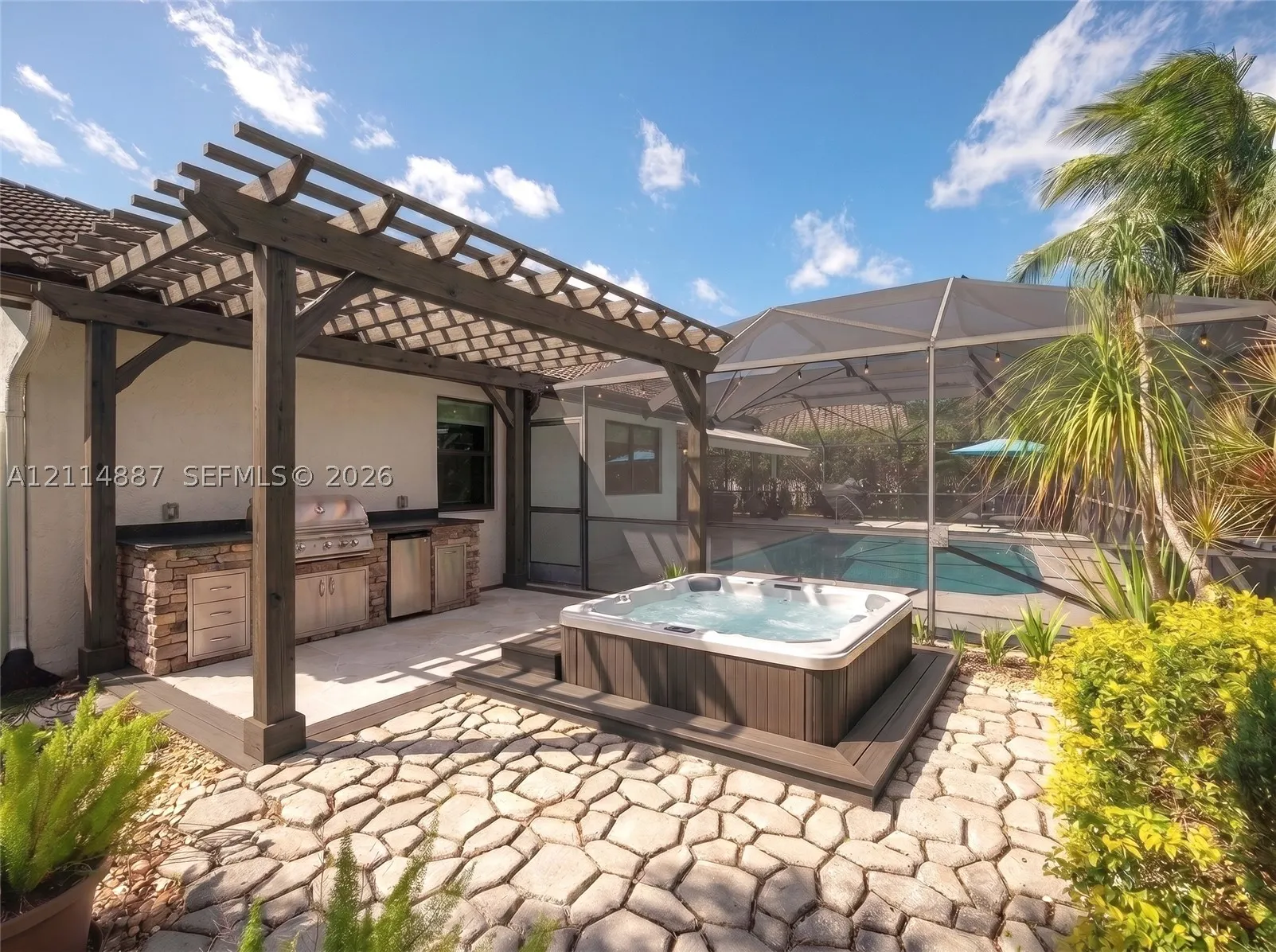 5722 Aspen Ridge Cir